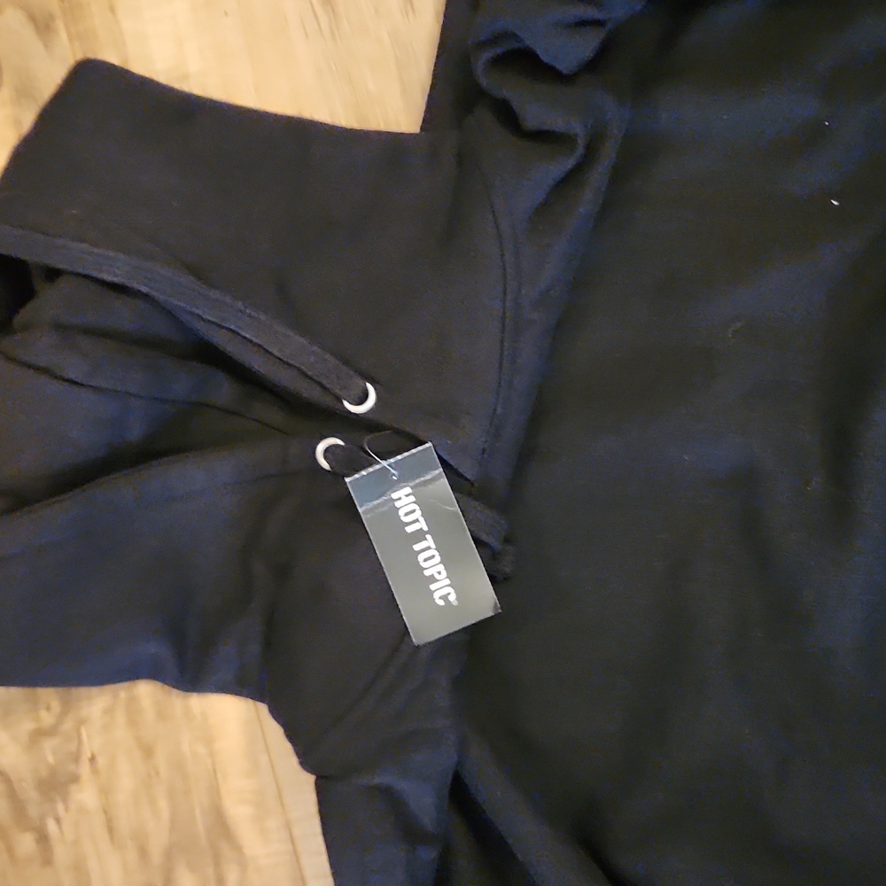 YUNGBLUD GRAPHIC PULL OVER HOODIE NWT - Picture 4 of 8